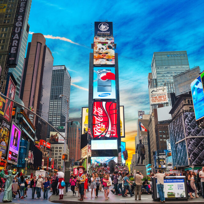 New,York,City,-,May,11:,Times,Square,With,Tourists